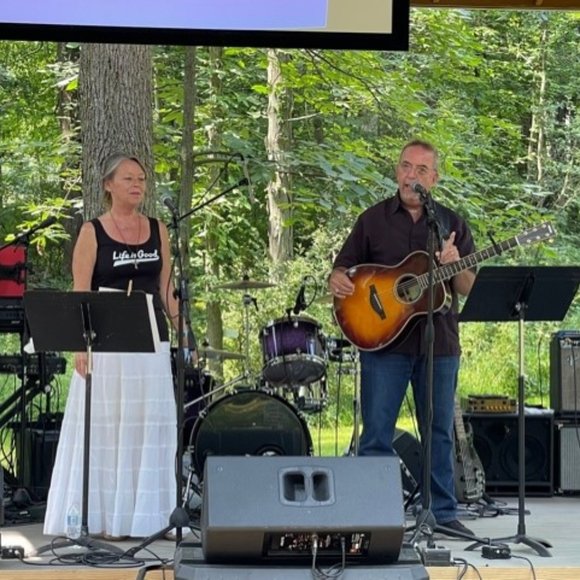 Meet your Posher, Lauralee & Richie too! - Picture 2 of 9